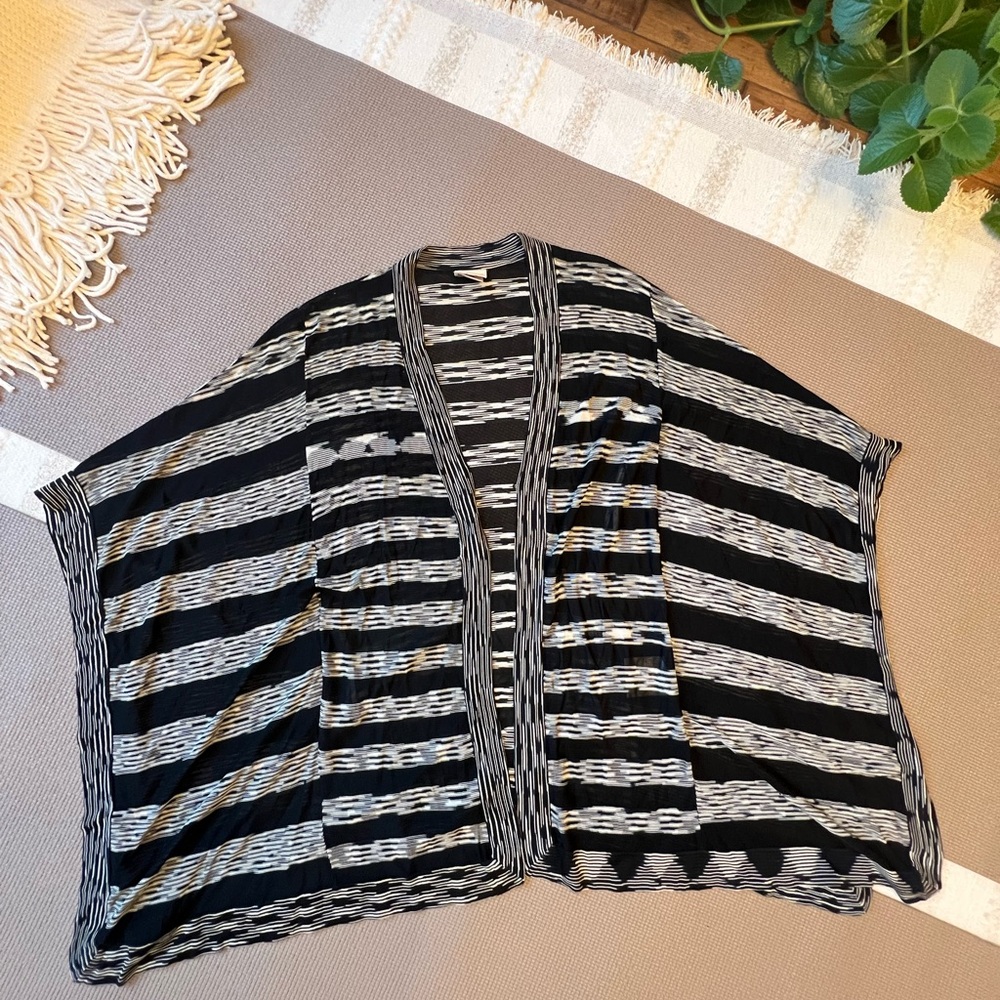 Vintage Karen Millen Black and Cream Striped Cardigan